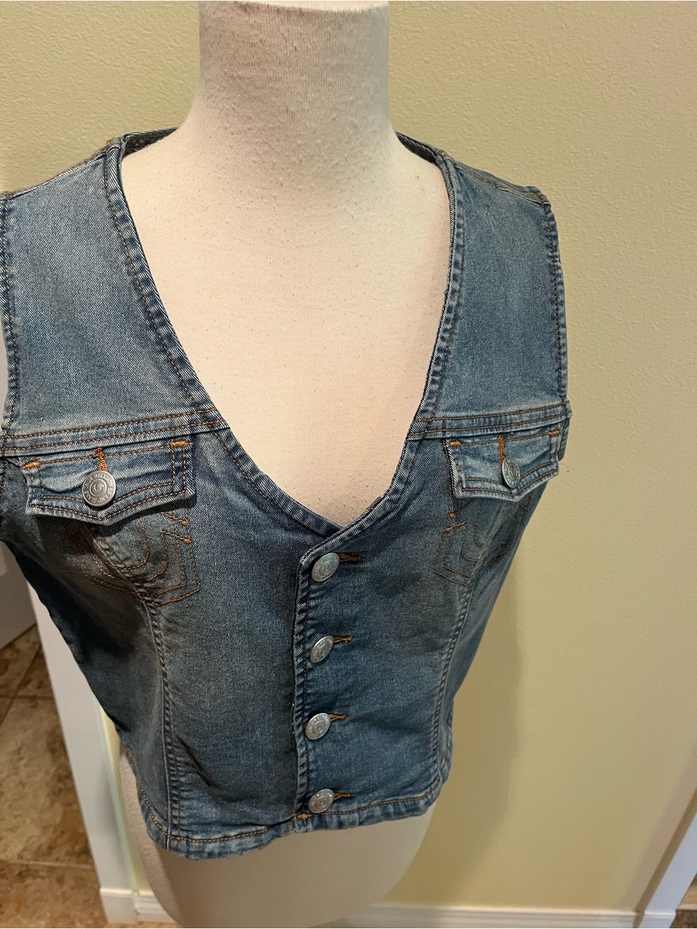 True Religion Women's Blue Button-Front Denim Vest w/ Pockets, Size XL NWT!